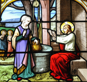 Jésus et la Samaritaine. Vitrail du XIXème. Oeuvre de l'atelier LORIN. Eglise Saint( Aignan. Chartres (28).