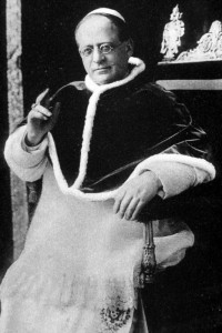 PIE XI fut pape de 1922 à 1939 - (257° DANS LA SUCCESSION DE PIERRE) (ACHILLE RATTI) NE: 1857 - ARCHEVEQUE DE MILAN ET CARDINAL: 1921 - DECEDE: 1939. 